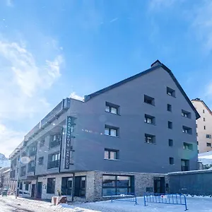  Apartment Caribou